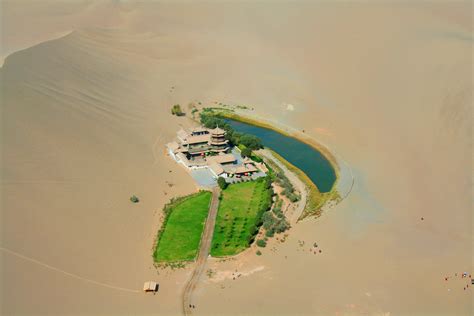 Incredible oasis in the Chinese Gobi desert [Amazing Photo of the Day] | Reviews, news, tips ...