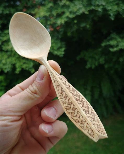 Jonathan Jekic в Instagram: «Another eatingspoon made from hazel. I went with a basketweave ...