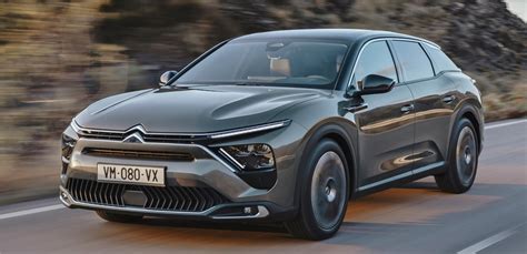 The new 2022 Citroen C5 X plug-in hybrid | Car Division