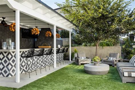 30 Stunning Outdoor Bar Ideas | HGTV