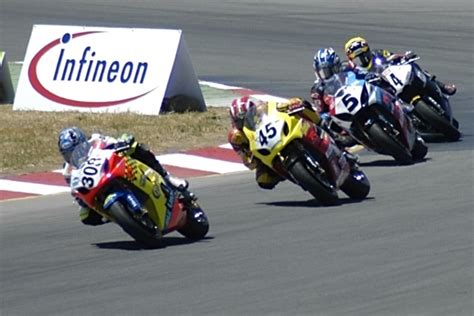 File:Motorcycle racing.jpg - Wikipedia