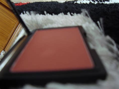 Fate's beauty spree: Go Coral with SLEEK's Blush in Coral [Review + Swatches]