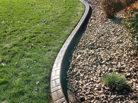 Landscape Edging Ideas: Garden, Flower Bed, Lawn- Curbing Gallery