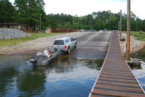 Boating 101: Boat Launch Etiquette | US Harbors