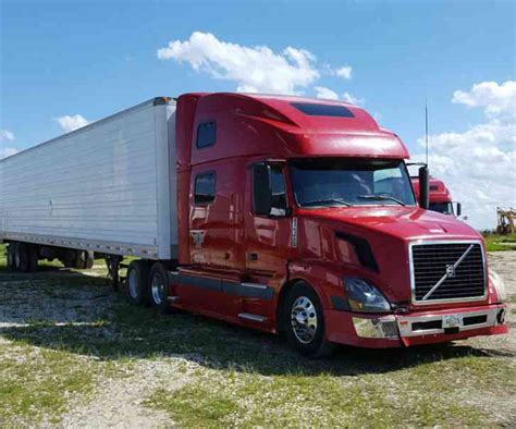 Volvo 780 (2006) : Sleeper Semi Trucks