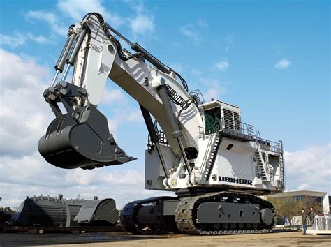 Liebherr r9800 mining excavator [1063 x 794] : MachinePorn