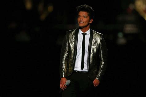 Bruno Mars delivers red hot set at Super Bowl