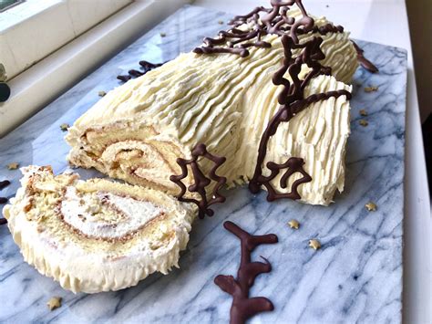 White Chocolate Yule Log – Maverick Baking