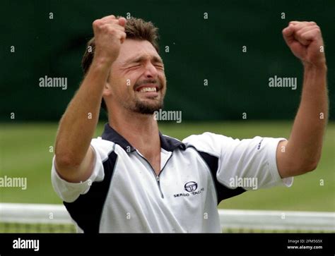 WIMBLEDON MENS FINAL PAT RAFTER V GORAN IVANISEVIC 9/7/2001 PICTURE ...