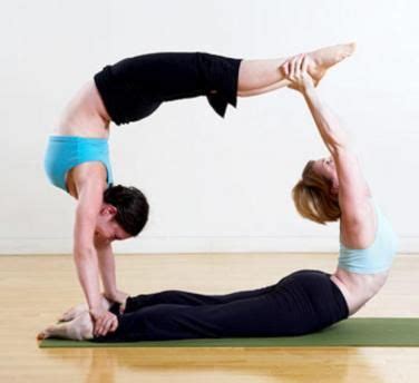 25 Couple Yoga Poses That Will Make You Feel Healthier & Get You Ready For 2019 | Advanced yoga ...