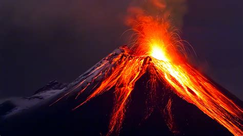 Kilauea Volcano of 600,000 years in Hawaii has been erupting since 1983 that caused 1,500 people ...