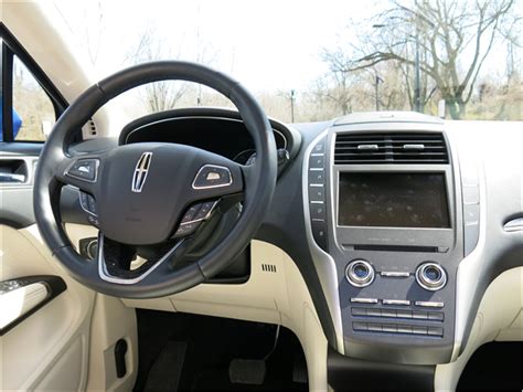 2015 Lincoln MKC: 95 Interior Photos | U.S. News