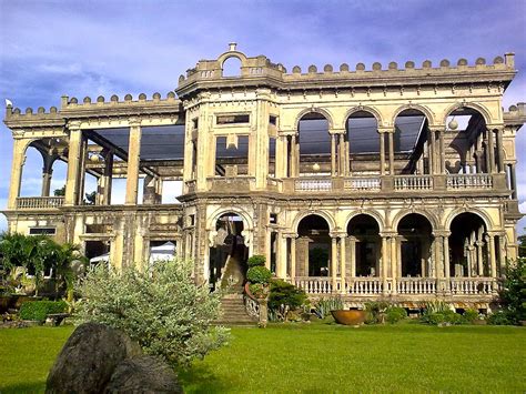 Deserted Places: An abandoned mansion in the Philippines