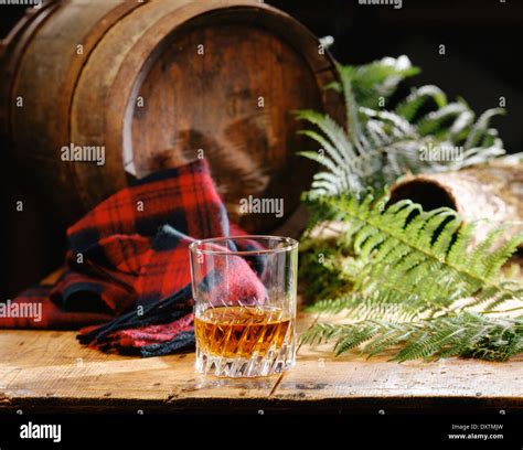 Glass of Scottish whisky Stock Photo - Alamy