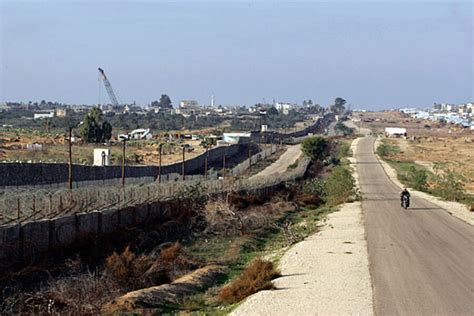 Gaza border: Why Egypt is building a steel underground wall - CSMonitor.com