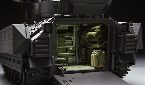 Scalehobbyist.com: M3A3 Bradley Interior Set by Meng Models