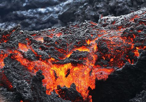 How 1 Hawaii Resident Is Documenting The Kilauea Volcano Eruption | 91.9 KVCR