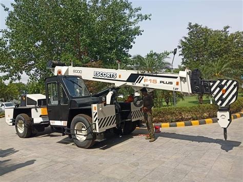 Mobile Cranes Farana Crane Rental Service, Lifting Capacity: 50 Tons at Rs 130000/month in Alwar