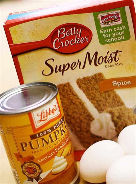 Pumpkin muffins that start with a cake mix YUM! | Skip To My Lou