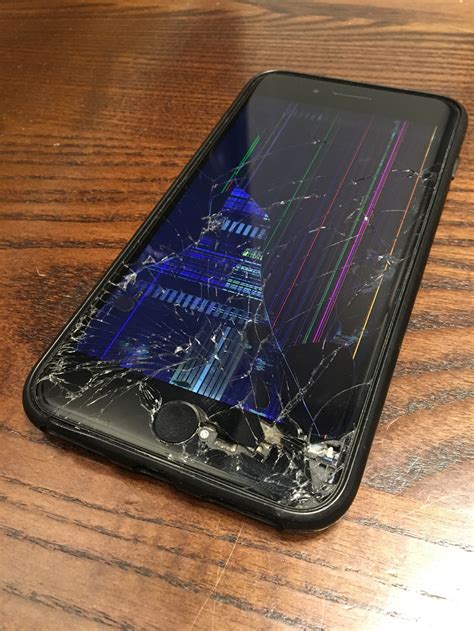 Royal Oak Cracked iPhone Screen Repair - Detroit's Best Cracked iPhone & iPad Repair Team!