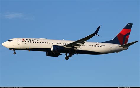 Delta Air Lines Boeing 737 NG / Max N806DN (photo 3606) | Airfleets ...