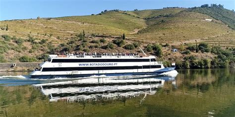 Torcido esperança proposição boat from porto to douro valley Manuscrito Vírus Jovem senhora