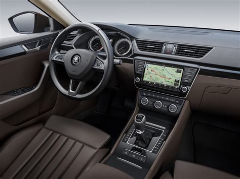 Upgraded ŠKODA Superb: Interior as spacious as higher-class vehicles - Škoda Storyboard