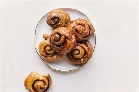 Honey Buns Recipe - Food Fanatic