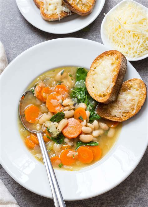 The Recipes Everywhere: Easy Tuscan Bean Soup