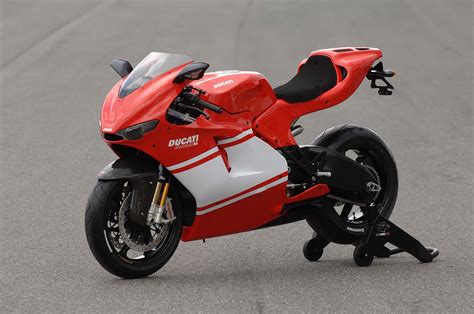 XXX: Ducati Desmosedici RR - Asphalt & Rubber