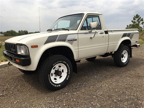 1985 Toyota Pickup Truck Toyota 1985 pickup 4x4 miles - Aldebaran Cayapata