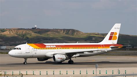 File:Airbus A320-211 - Iberia - EC-FLP - LEMD.jpg