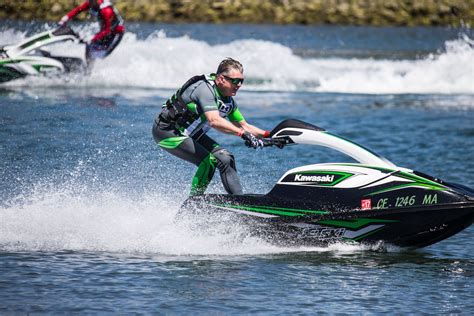 Kawasaki SX-R Jet Ski First Ride Review | 14 Fast Facts (+ Video)