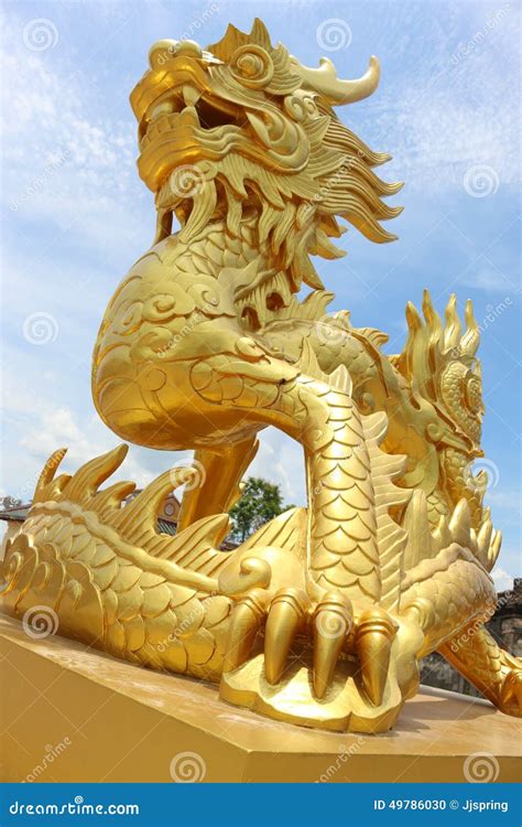 Dragon Statue Royalty-Free Stock Photo | CartoonDealer.com #47145165