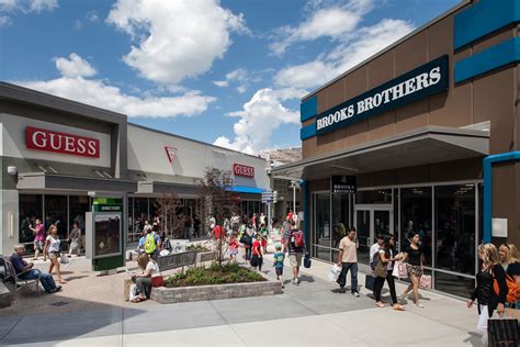 About Toronto Premium Outlets™ - A Shopping Center in Halton Hills, ON - A Simon Property