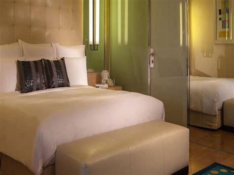 Best Price on Renaissance Shanghai Yu Garden Hotel in Shanghai + Reviews!