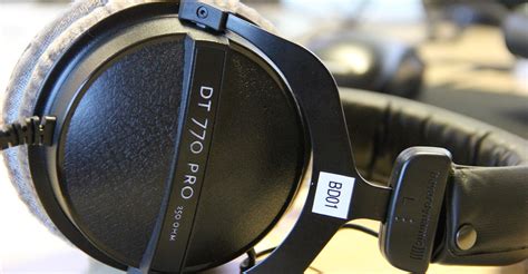 Headphones Comparison: Beyerdynamic DT 770 Pro vs. Beyerdynamic DT 990 ...