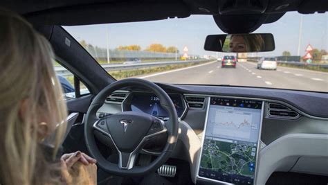 Tesla Fully Autonomous Cars | Tesla Update Will Allow Car to Park itself!