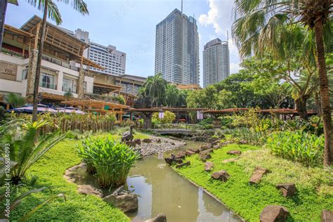 Greenbelt Shopping Mall At Makati In Metro Manila Stock Photo Download Image Now Architecture ...