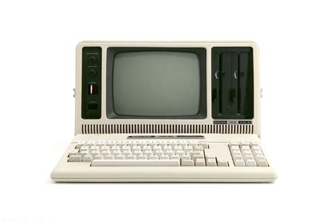 HomeComputerMuseum - Tandy TRS-80 Model 4P