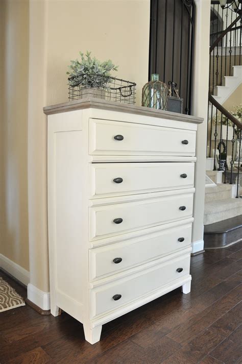 Review Of How To Paint A Dresser White 2022