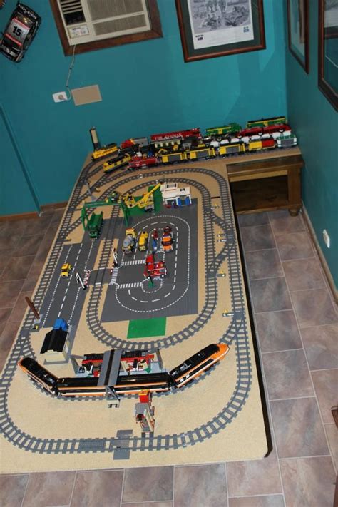 Simple layout and shunting yard - LEGO Train Tech | Lego trains, Lego track, Lego train tracks