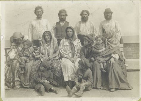 File:Hungarian Gypsies.jpg - Wikimedia Commons