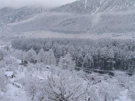 Manali gets Season's First Snowfall - The News Himachal