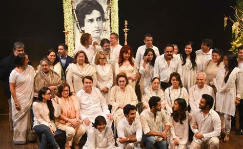 From Shashi Kapoor's Prayer Meet, A Kapoor Family Pic To Remember For A Lifetime