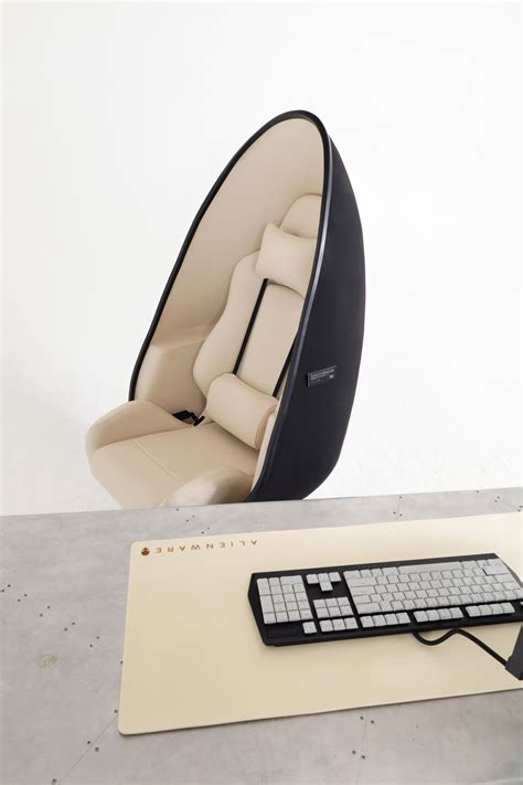 Bodega's Oliver Mak Customized an Alienware S5000 Gaming Chair