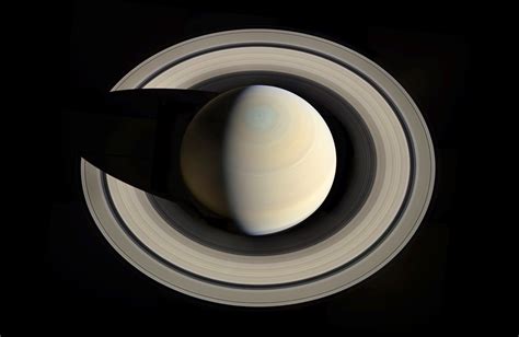 Saturn From the Top Down | Discover Magazine