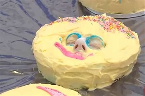 9 Funniest Birthday Cake Pranks (Slideshow)