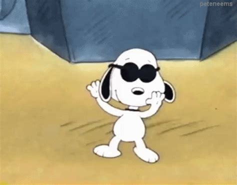 Snoopy GIF - Snoopy - Discover & Share GIFs | Snoopy dance, Snoopy ...