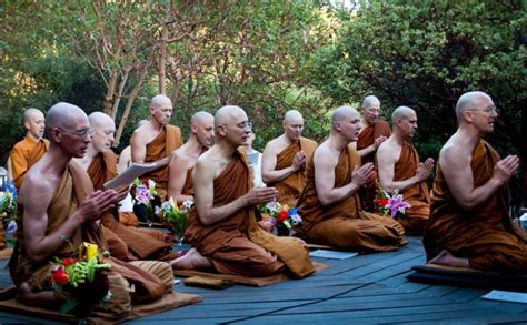 Chanting — Buddhist Wisdom of the Thai Forest Tradition